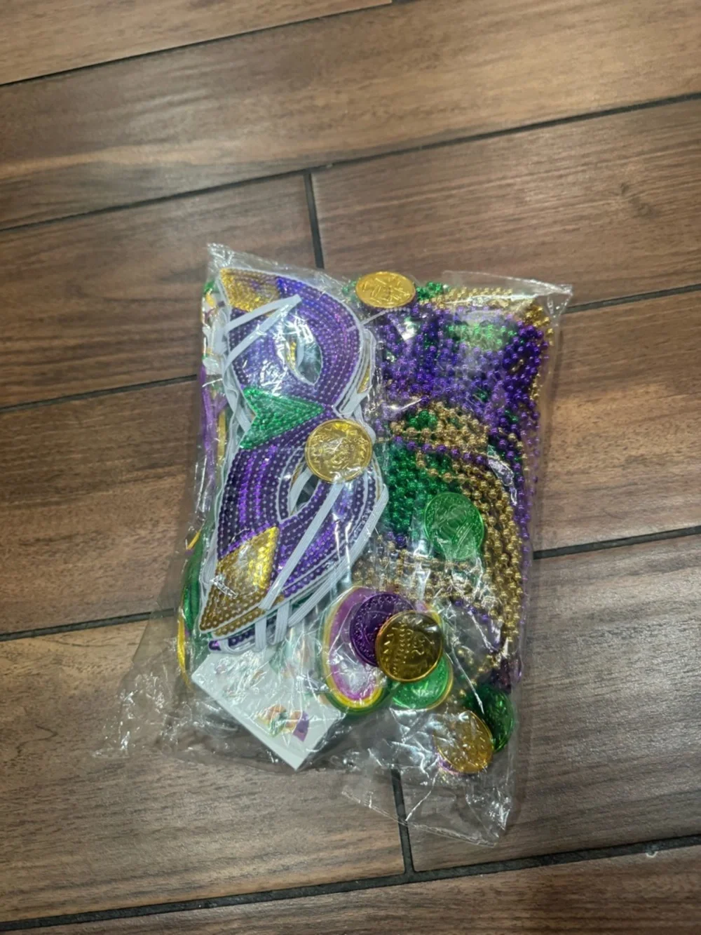 124 Pcs Mardi Gras Accessories Set Bulk Party carnival decor